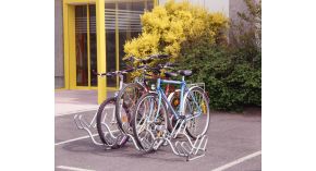 Range vélo mural en forme d'étoile pour offrir un espace garage à vélos à  vos usagers